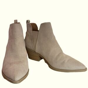 Universal threads bootie shoes size 8  3” stacked heels fabric uppers